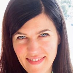 Sasha Lilley 飾演 Self