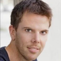 Rob Grabow - 我和我的退伍老爸演員 飾演Photographer