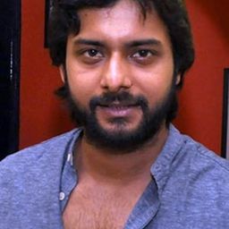 印德拉希許·羅伊 飾演 Abhishekh Chatterjee