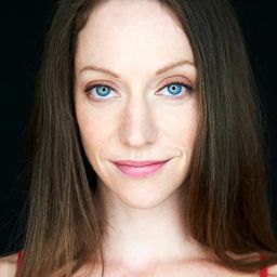 Krista Marchand 飾演 Isabelle