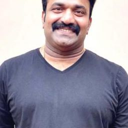 Kottayam Nazeer 飾演 Amala Baby