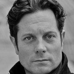 Craig Warnock 飾演 Conal Byrne