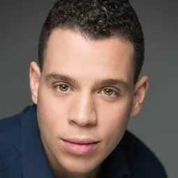 羅賓·德哈蘇 飾演 Michael