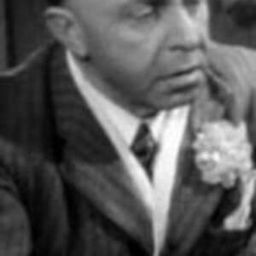 Fernando Aguirre 飾演 