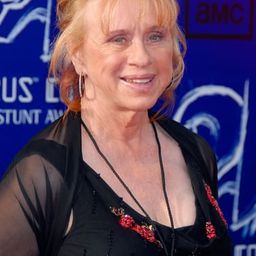 Jeannie Epper - 死亡直播演員 飾演Ms. Espinoza