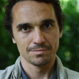 Pier Giorgio Bellocchio 飾演 Cesare