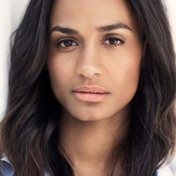 娜娜·布朗德爾 飾演 Nadja