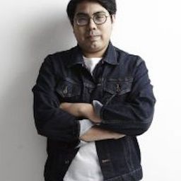 Pass Patthanakumjon - 屍控戰場編劇