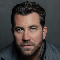 Ian Virgo 飾演 Michael Lewis