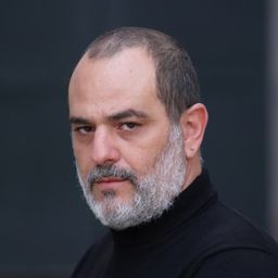 Daniele Blando 飾演 Rapinatore