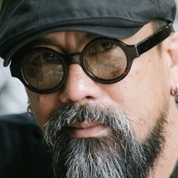 Surasak Wongthai - 非人之吻演員 飾演Tat