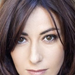 Ersilia Lombardo 飾演 Francesca Natoli