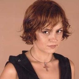 Mara Nicolescu 飾演 Miruna