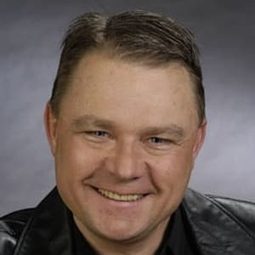 Dariusz Paczyński 飾演 Terrorist Leader