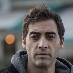 Giovanni Cirfiera 飾演 Brigadiere