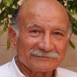 Ahmed Khalil 飾演 Latoni