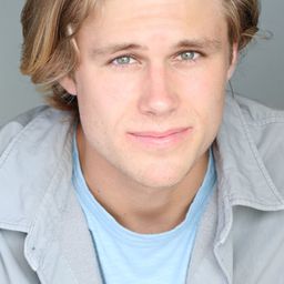 歐文·帕特裏克·喬伊納 - 絕命終結站 血脈演員 飾演Bobby