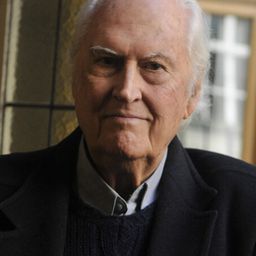 Fernando E. Solanas 飾演 Narrator (voice)