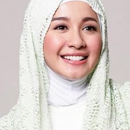 勞迪雅·辛席亞·貝拉 飾演 Arini