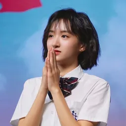 許恩怡 飾演 Daughter