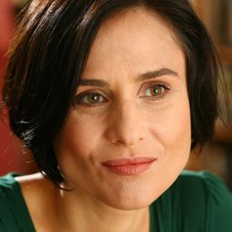 朵蘿塔·藍多夫斯卡 飾演 Maryla