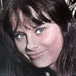 Irene Stefânia 飾演 Cléo