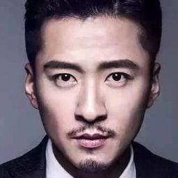 沈文君 飾演 He Qingyou