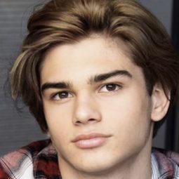 Dorian Giordano - Rap出一片天演員 飾演Gabe