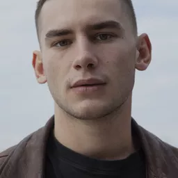 阿爾卡迪拉德夫 - 巴黎哈哈夏演員 飾演Benjamin