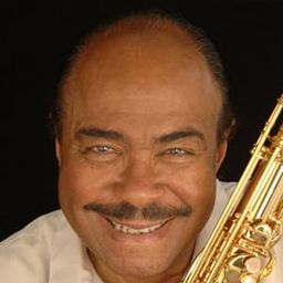 班尼·高爾森 飾演 Self