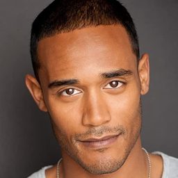 Ary Katz - 泰勒·派利出品 黑瘋婆的 家庭葬禮演員 飾演The Undertaker