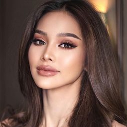 英法瓦拉哈 飾演 Mo