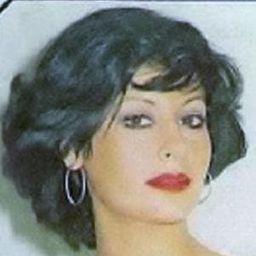 Úrsula Grin 飾演 Adelfa