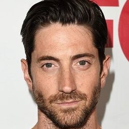 易多·葛德柏格 飾演 Tech Rob