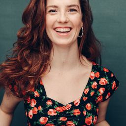 Lisa Riesner - 郎心如狗演員 飾演Mrs. Makowski