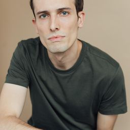 Chad Andrews - 控制效應演員 飾演Drug Addict