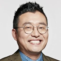 Ju Sung-chul 飾演 Self