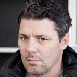 Janne Hyytiäinen 飾演 Ovaskainen