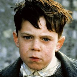 喬·布林 飾演 Young Frank