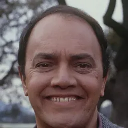 喬治·帝桑佐 - 回到未來演員 飾演Sam Baines