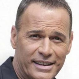 Carlos Lozano - 論盡我阿媽演員 飾演Mario