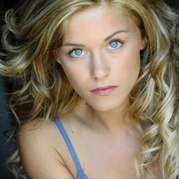 Alice Bellagamba 飾演 Isabella