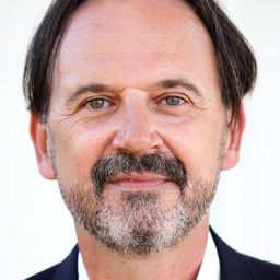 保羅皮爾伯 飾演 Pio IX