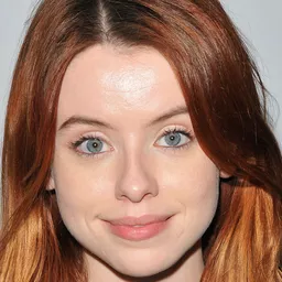 Rosie Day 飾演 Sister Emeline