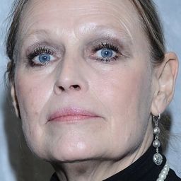 伊沃娜·畢耶斯卡 飾演 Grandmother of Rudy