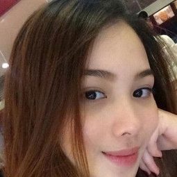 Elvina Mohamad 飾演 Delina
