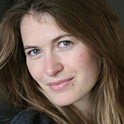 Laurence Cordier 飾演 Estelle (voice)