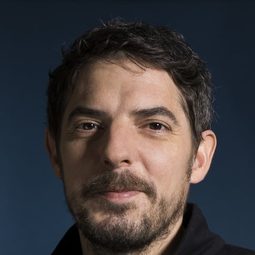 戴米恩．邦納 - 謎夜拼圖演員 飾演Joseph Bonnefille, isolated farmer