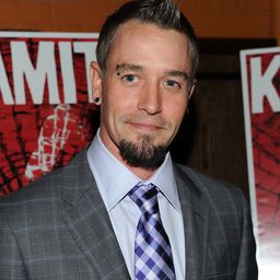 Christopher M. Clark 飾演 Christian Phillips