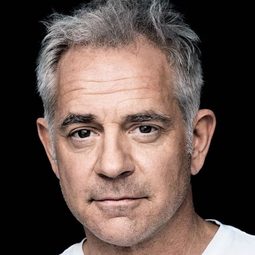 Florian Fitz 飾演 Martin Kleefeld